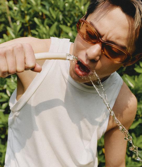 王鹤棣称没有焦虑但会反思 王鹤棣“不舒服”文学在网上不断发酵，许多网友不断扒出王