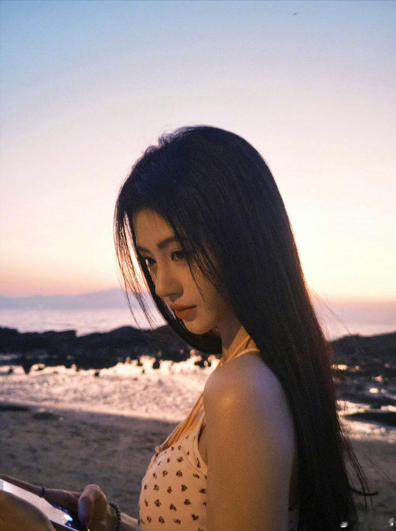 鞠婧祎  jjy鞠婧祎姜黎非jjy鞠婧祎千香爱就是爱 爱不是唉 唉也不是爱ᝯ◂ 
