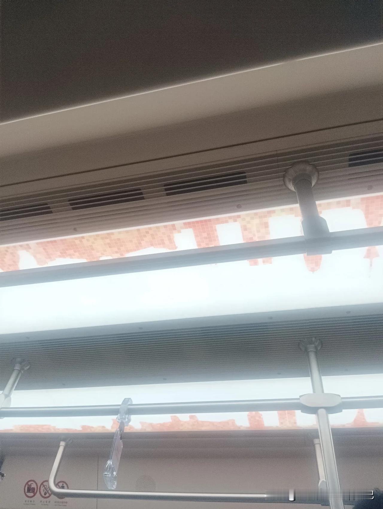 在郑州换乘地铁可真是个技术活，只可惜我一换乘就晕头转向了！
今天要去庙王给儿子开