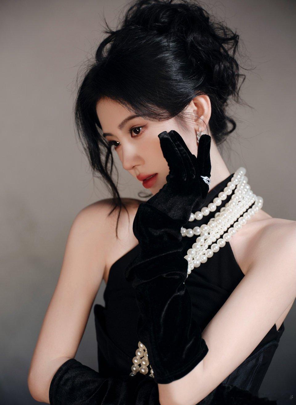 鞠婧祎 jjy鞠婧祎月鳞绮纪 jjy 鞠婧祎露芜衣送你太阳 愿你四季向阳=000