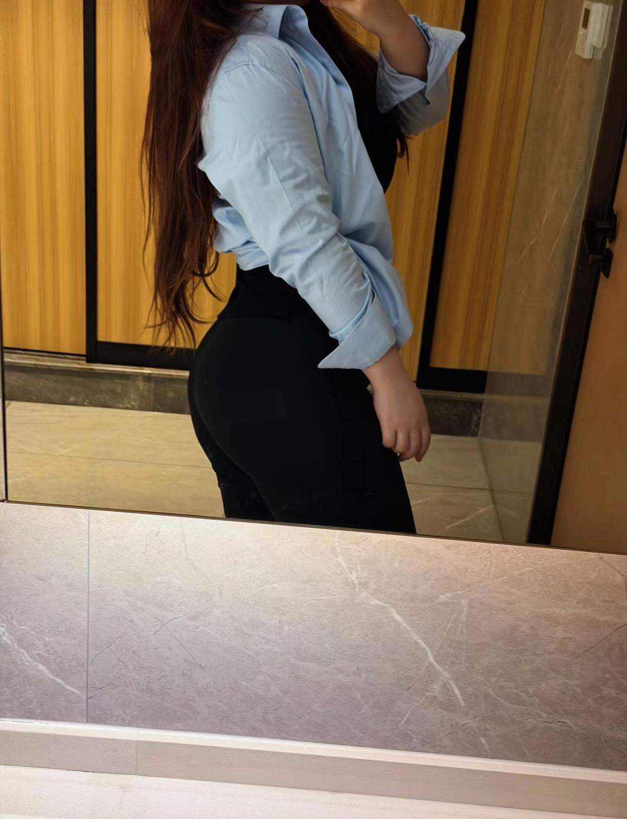 小肚小肚在吗 肚子上的肉肉藏不住啦 忽略小肚腩