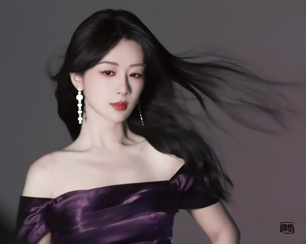 杨紫高级感气质拿捏了，大气优雅美女谁不爱！ ​​​