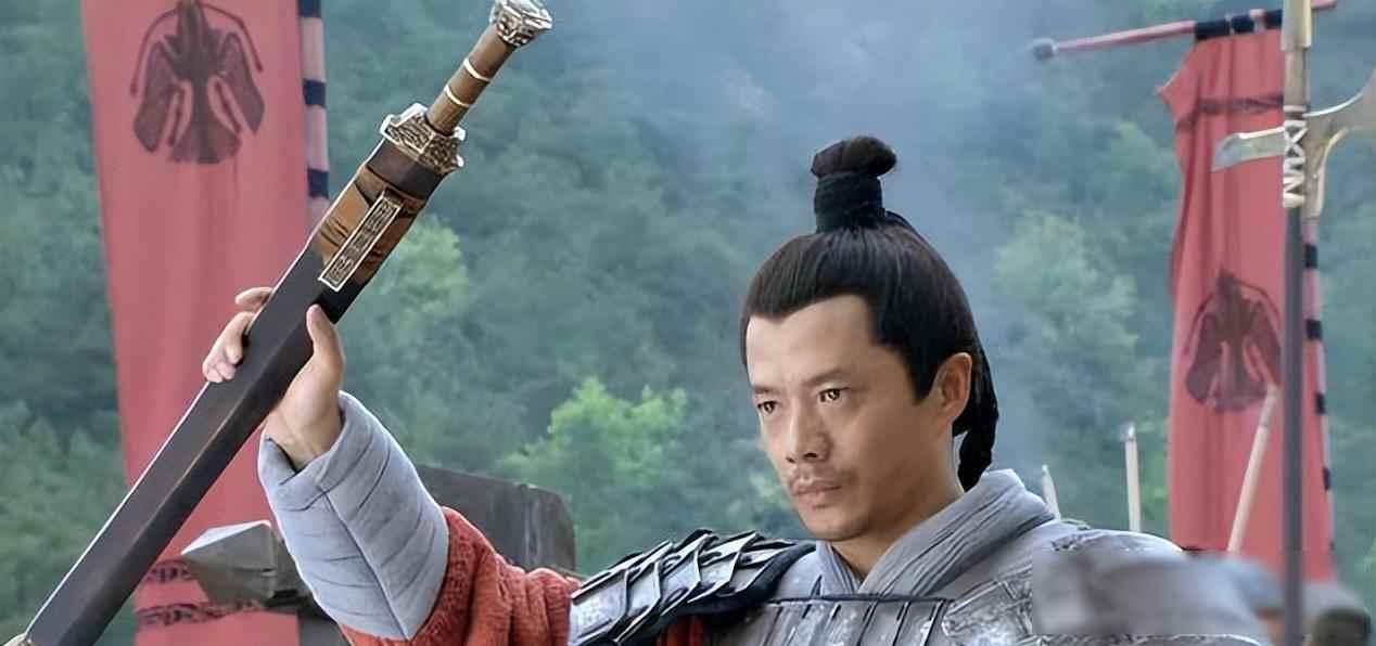韩信死后，刘邦赐给萧何500卫兵，一瓜农上门提醒：你大难临头了
韩信生在偏僻小村