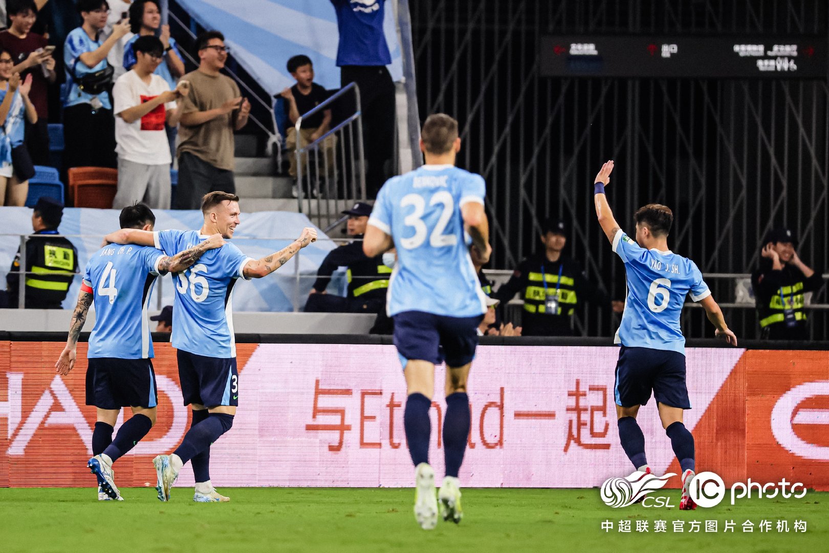 一脚弧线，恰到好处卡尔采夫送上教科书级助攻🦶深圳新鹏城vs武汉三镇 中超联赛