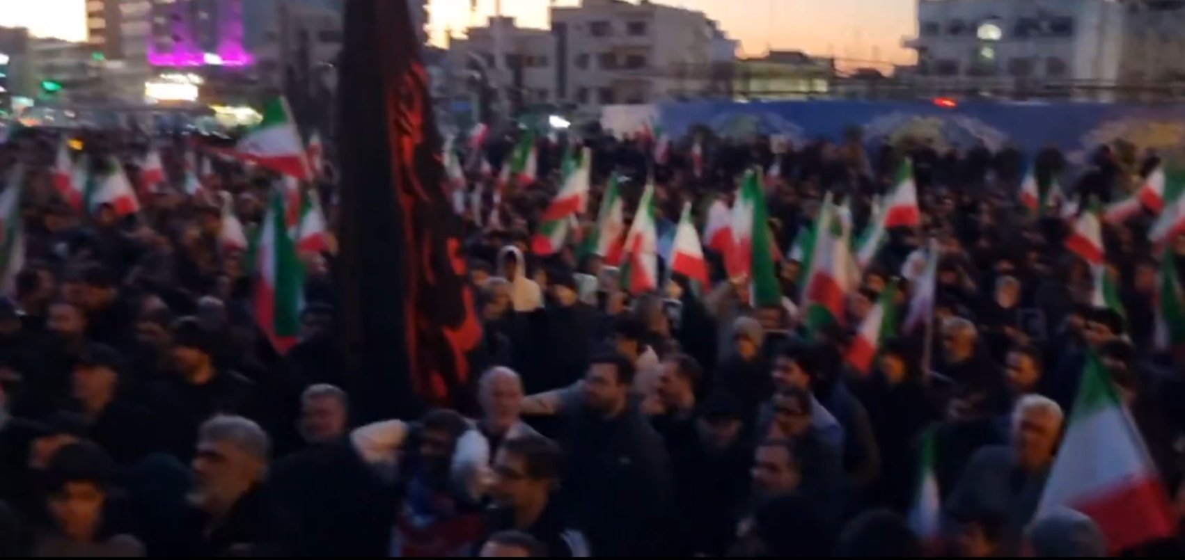 #伊朗放话将根除美以犯罪政权#【伊朗政府：暗杀哈梅内伊的罪行必将受到惩罚，殉难领