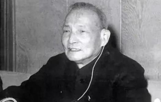 1979年，有人建议要保留汪东兴的职位，但是陈云却认为，如果让他再继续担任，就算