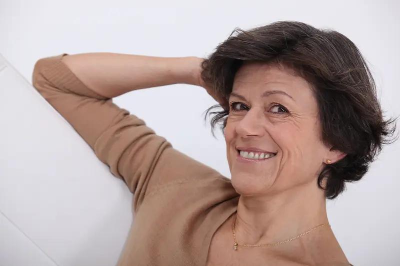 中年女人的情感需求可不像表面那么“风平浪静”。她们渴望被理解，为家庭和事业操劳时