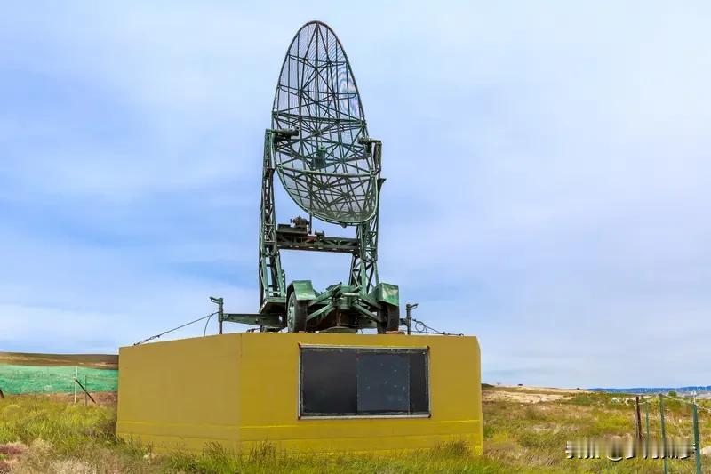 在智慧交通方面，毫米波雷达与高清摄像头的融合系统，已广泛应用于高速公路和城市道路