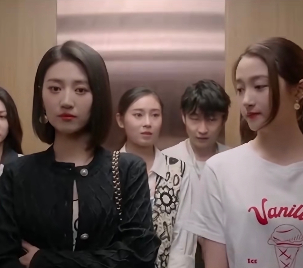 女演员自称片酬5000元一天,业内人士:并不算低