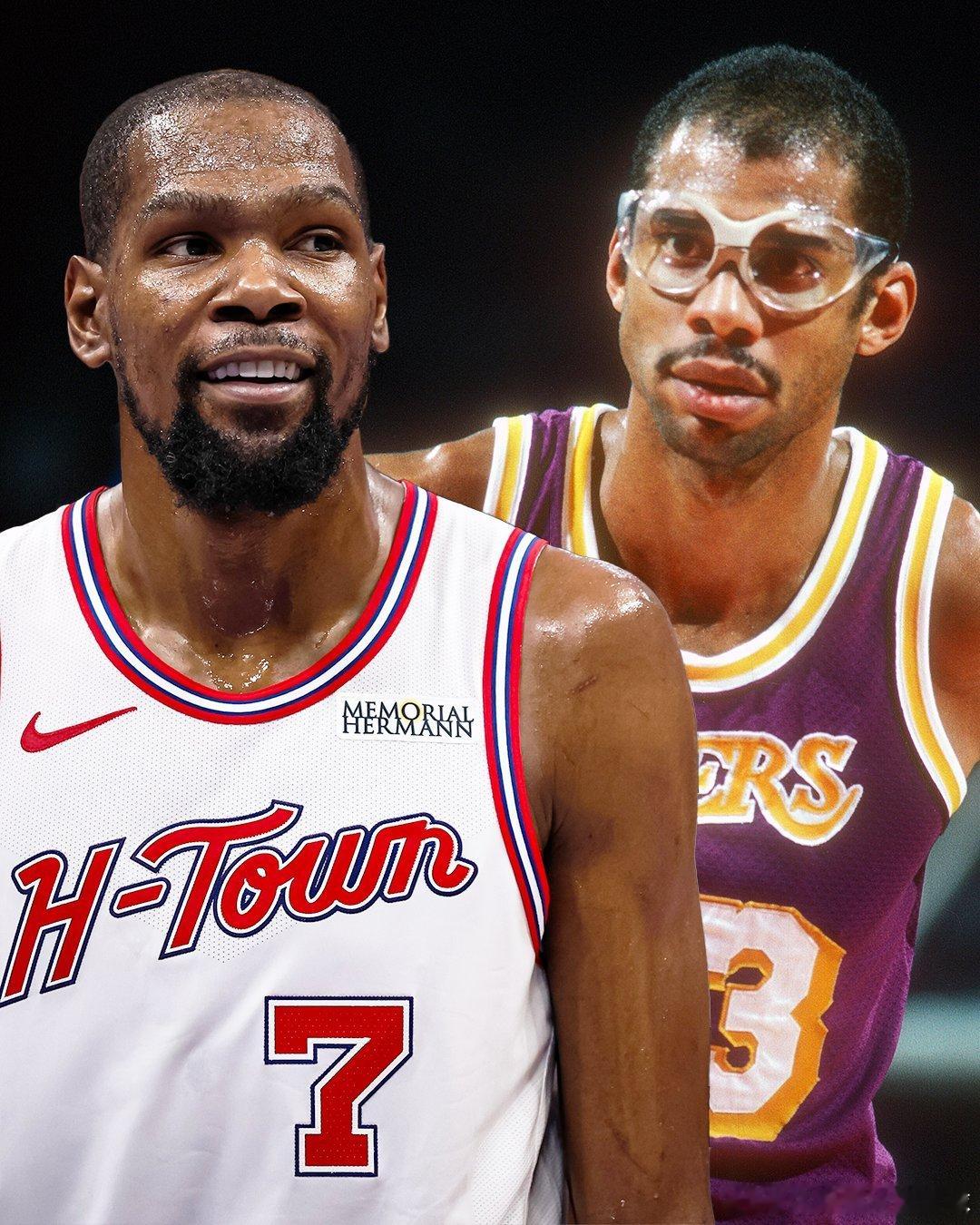 凯文·杜兰特在对阵黄蜂的比赛中砍下35分，这是他生涯第429次单场得分30+👏