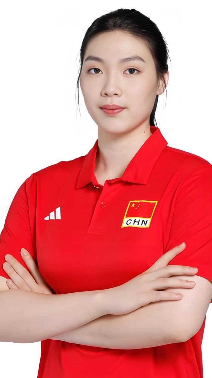吴梦洁，2002年出生于江苏南通，中国女排主攻手，效力江苏女排 。年少练习排球，