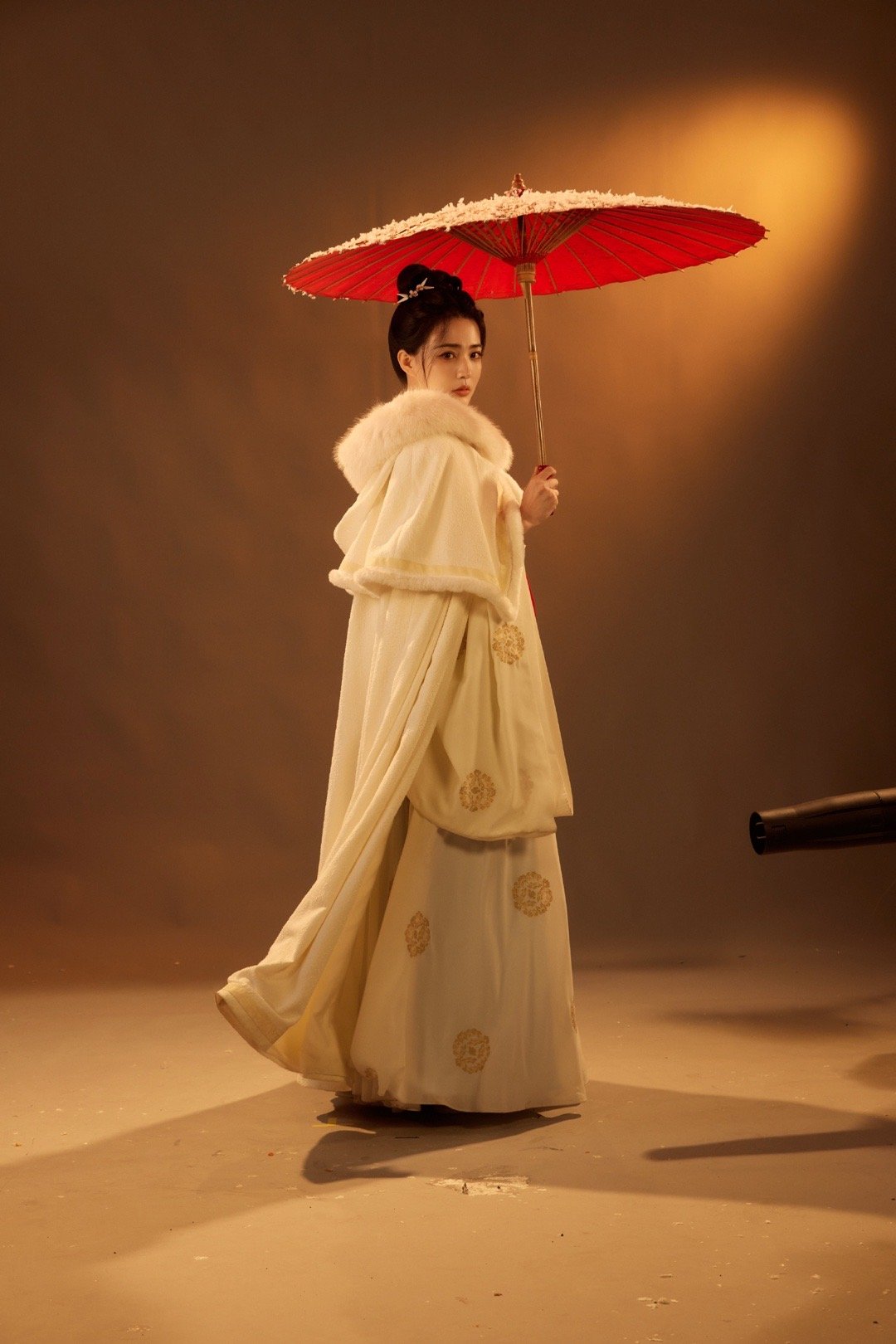 徐璐剧宣小品女王 徐璐这剧宣感染力直接封神，必须颁个小品女王头衔！长安二十四计里