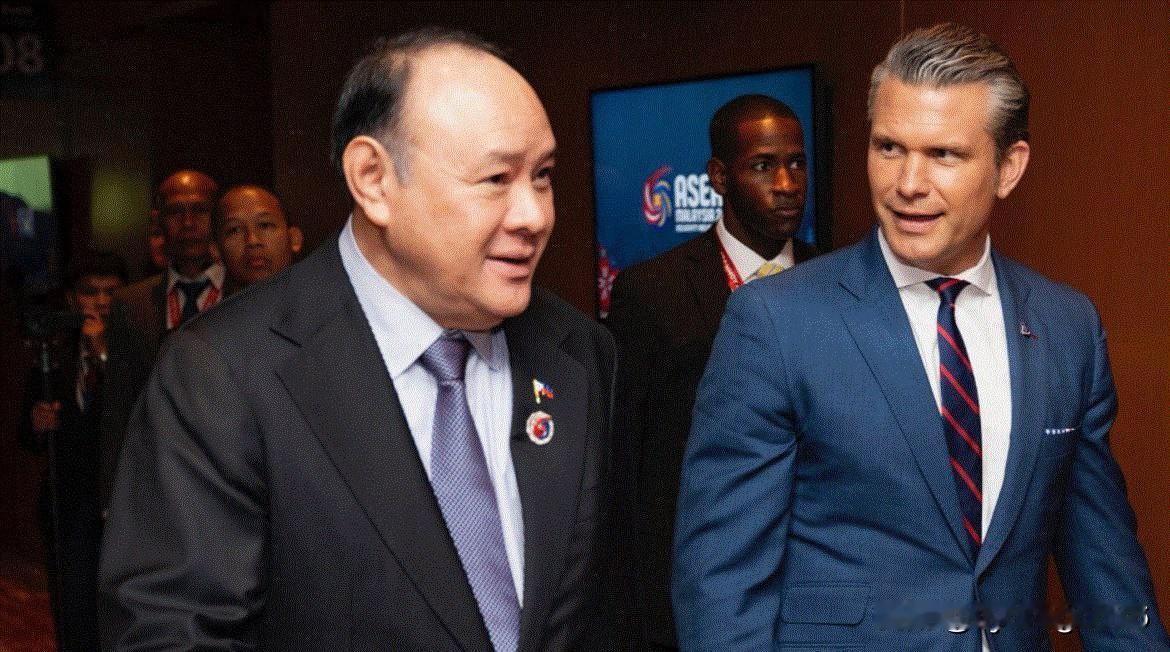 🇵🇭🇺🇸 美国和菲律宾正在组建一支南海联合特遣部队。

10月31日，美