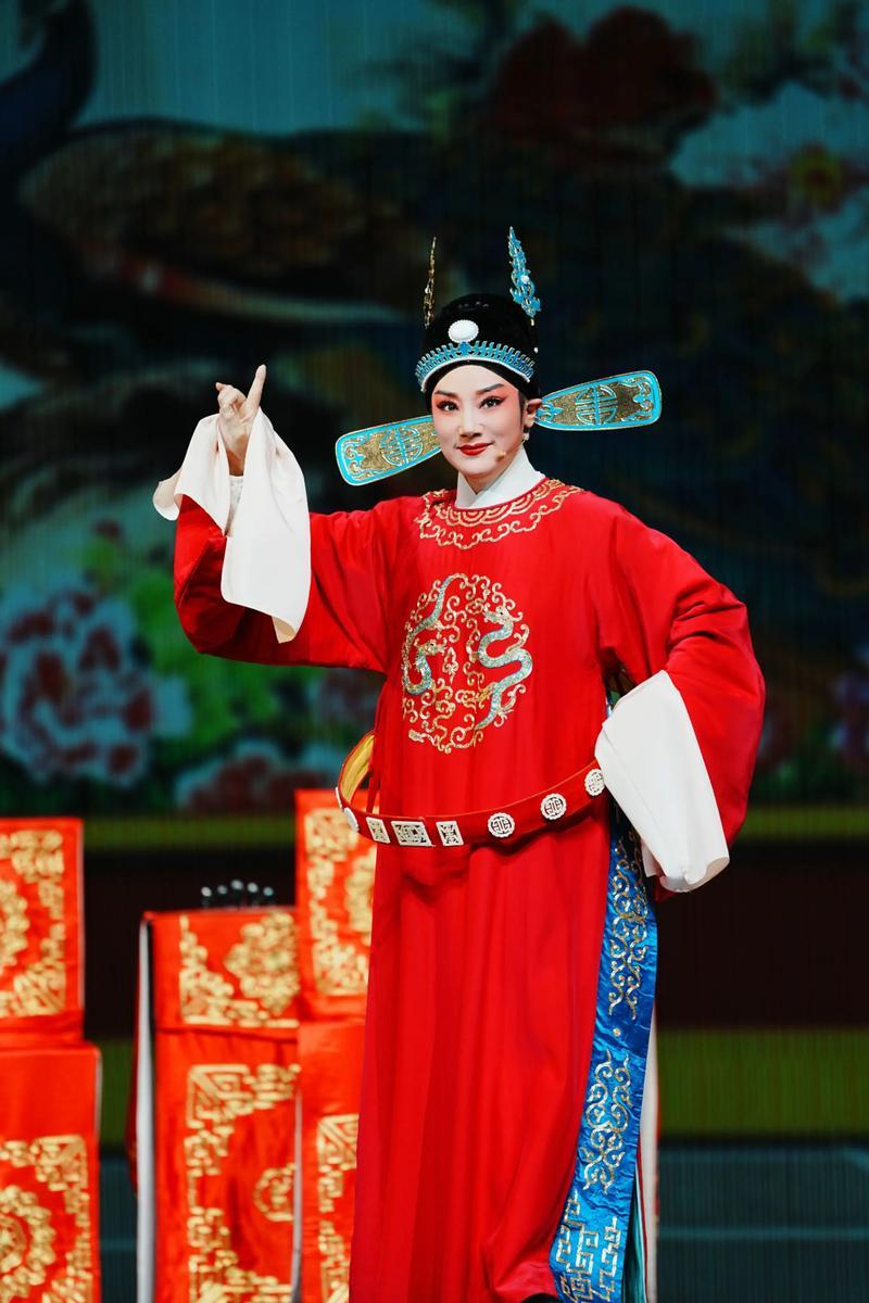 如果你去问一个安庆人，黄梅戏起源于哪里，他会毫不犹豫地说安庆。但如果你问他：那为