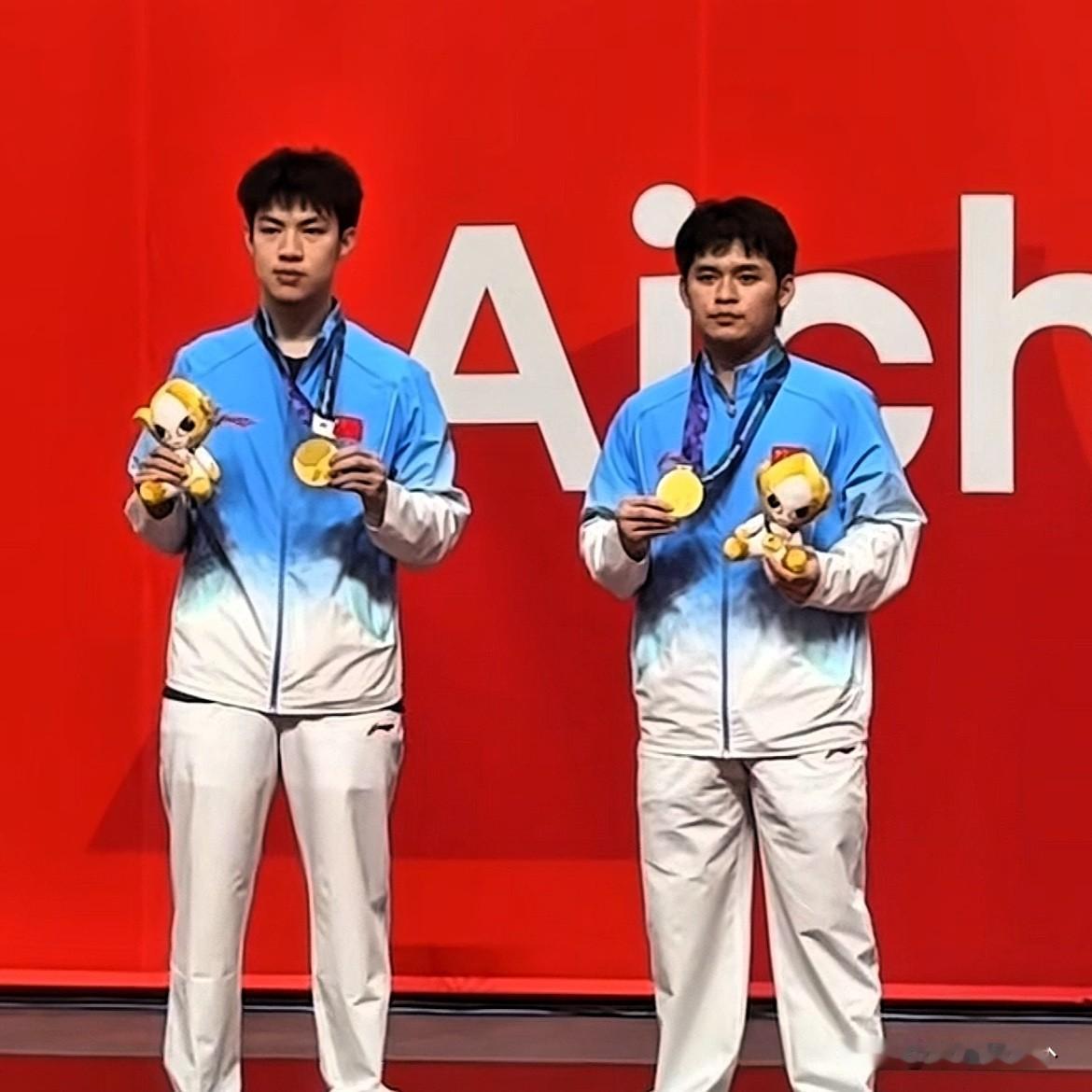 第六局11比1，林诗栋/黄友政把张本打哑了

男双决赛，4比2，比分6比11、1