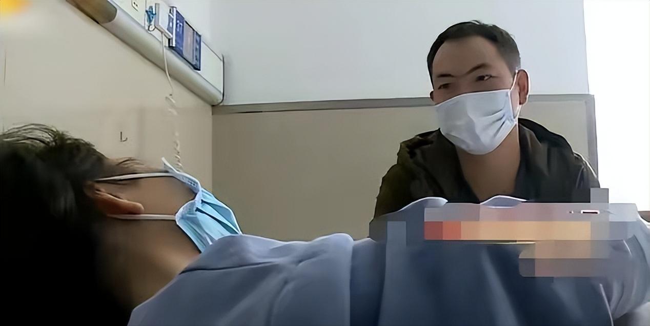 湖南长沙，一个30岁的木工赵新，刚跟前妻离了一年，工地上闲聊，一句话砸进他耳朵里