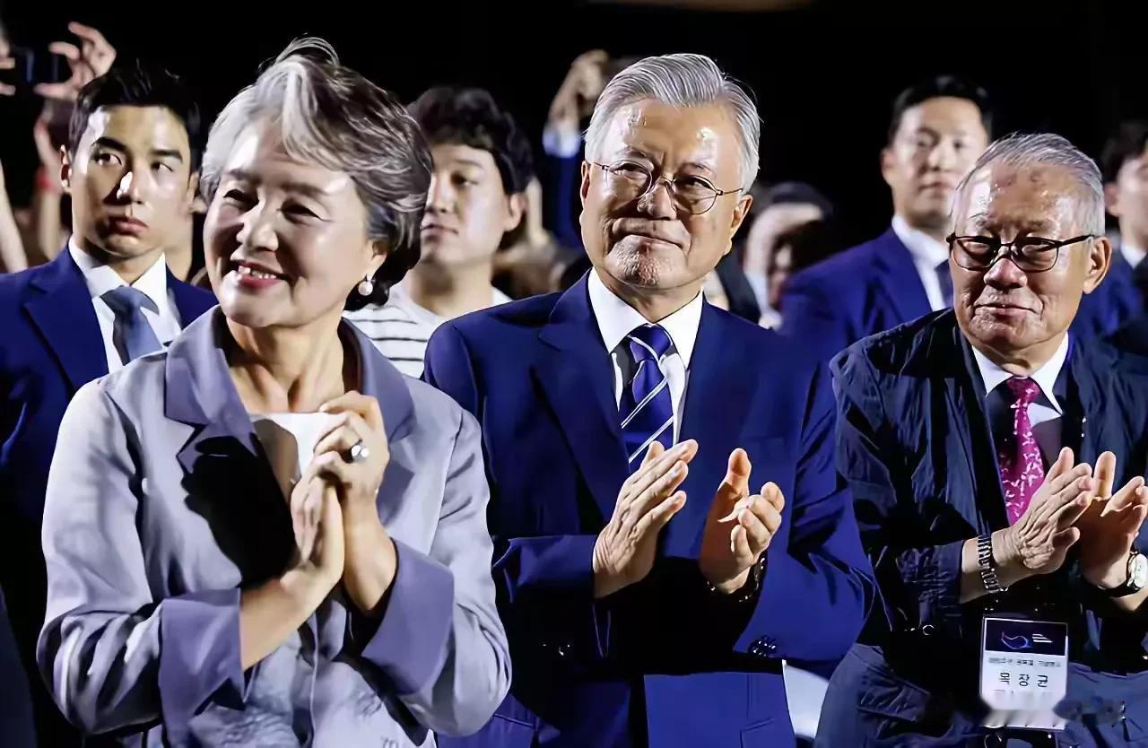 韩国所有总统(现任及退休）的标杆，