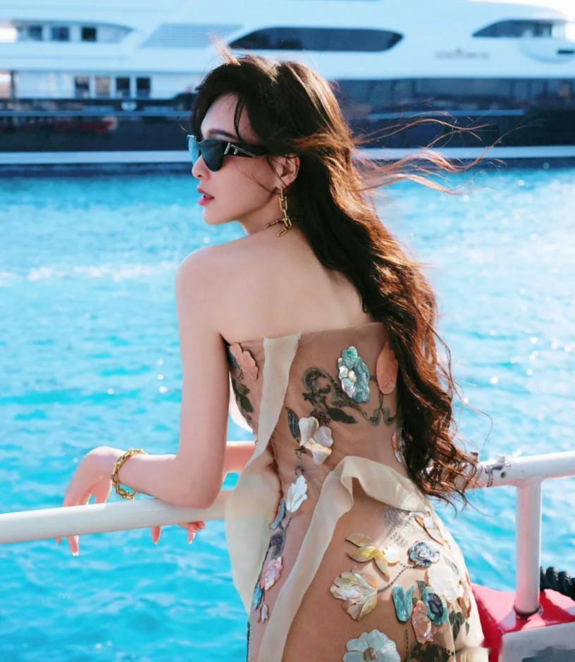 唐嫣钟汉良新剧对打 11年了还是这俩人霸占我的遥控器。何以夫妇同档期，这波回忆杀