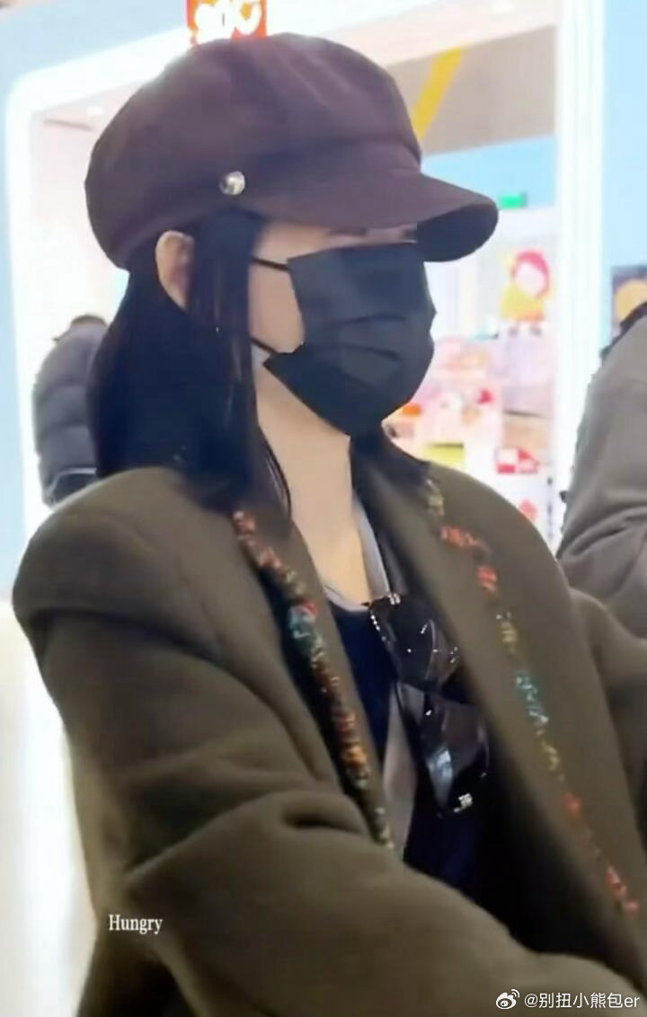 谢娜你放心吧 钱比你重要谢娜你放心吧 钱比你重要😌哈哈哈哈哈哈哈当代打工人太真