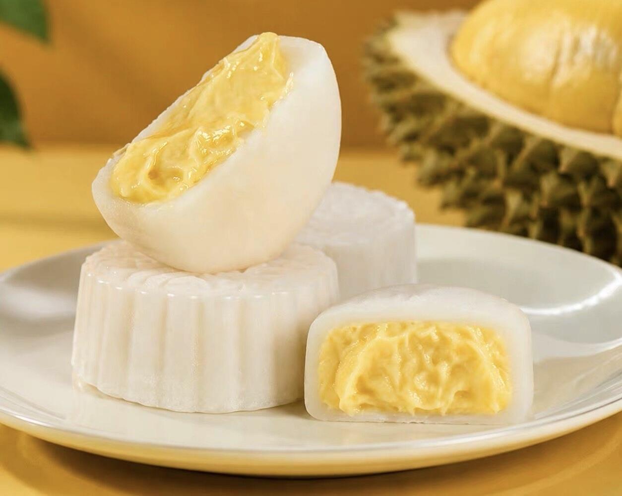 我喜欢吃甜食，可中秋传统的月饼，我却不怎么喜欢吃。

要吃也是浅尝辄止，从来没完
