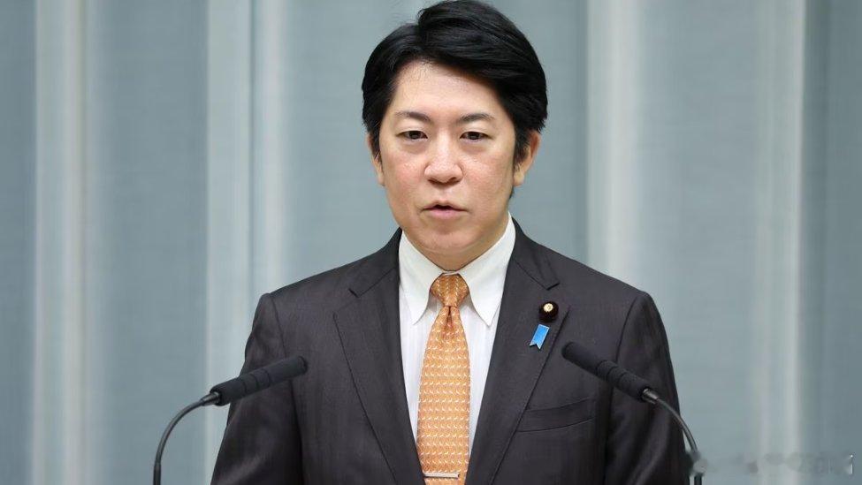 凤凰新闻【特朗普将访问中国，日本政府表态】据凤凰卫视报道，美国总统特朗普将访问中