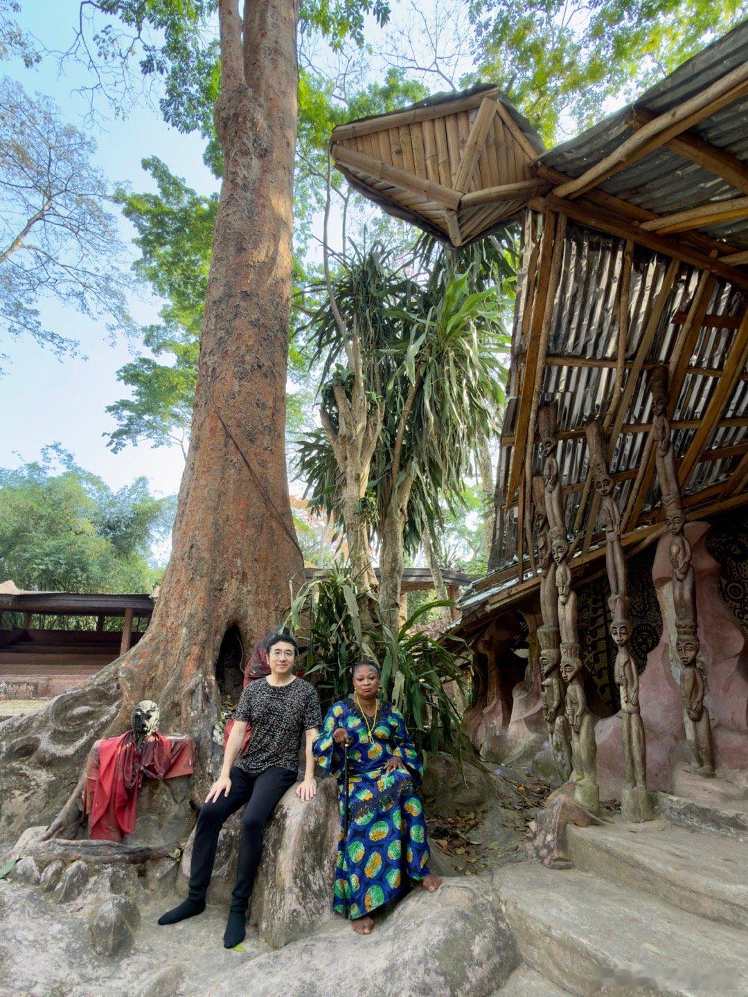 参观尼日利亚的世界遗产，奥孙奥索博神圣森林。这是尼日利亚唯一以文化景观形式列入联