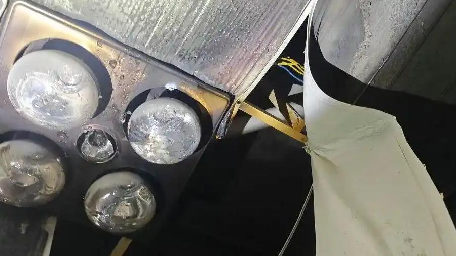 女子洗澡时因长时间使用浴霸导致火灾的事件提醒我们，在使用取暖设备时必须格外注意安