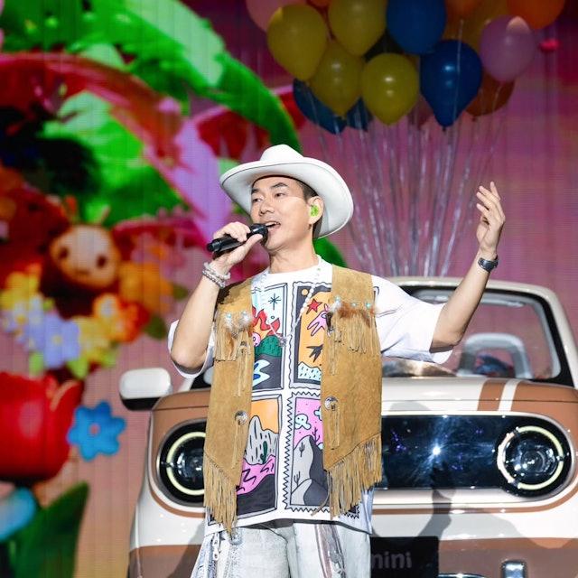 刚满六十岁的任贤齐近日大手笔置产，和妻子以公司名义花 6880 万拿下浅水湾四房