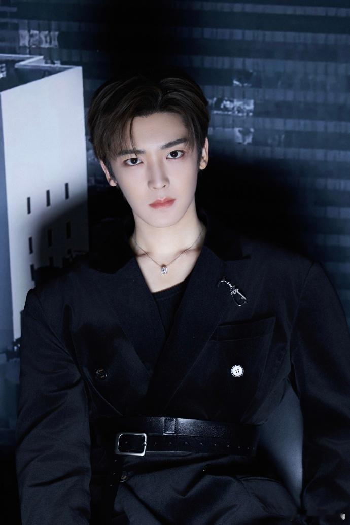 侯明昊音综首演舞台友情提示 谁还没发现侯明昊的记歌天赋？音综首演新曲快速消化，舞