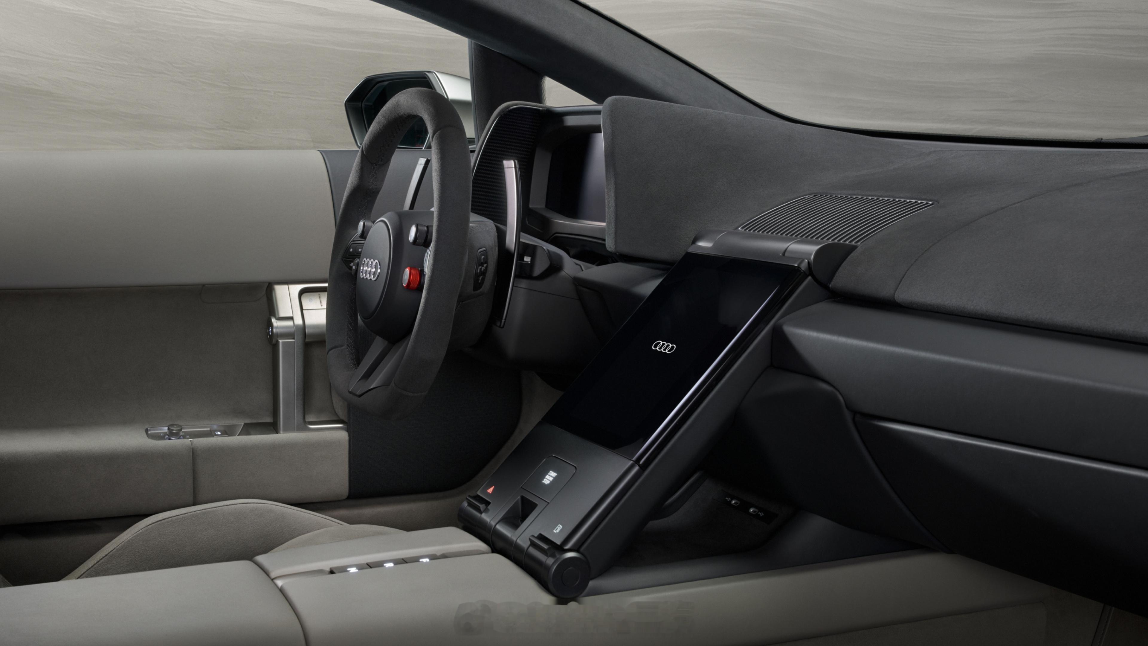 设计Audi Nuvolari结合超跑的坐姿和视野，这个屏幕太斜了吧？不得一顿反