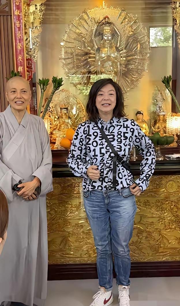 谁能想到！周润发、刘德华共同的心头白月光陈玉莲，当年清冷绝美，如今岁月留痕差点认