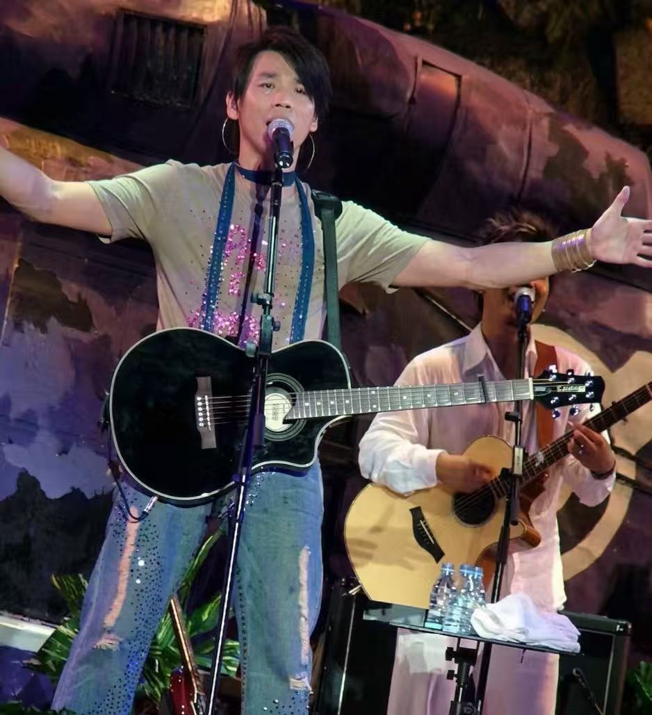 陶喆歌手生涯第4次在虹口开唱陶喆用21年在虹口开了4次演唱会 2005年他在这里