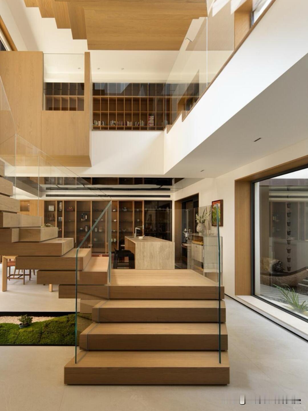 说实话，入手这套别墅前，大平层一直是我的“理想型”
落地窗+无遮挡视野，还不用每