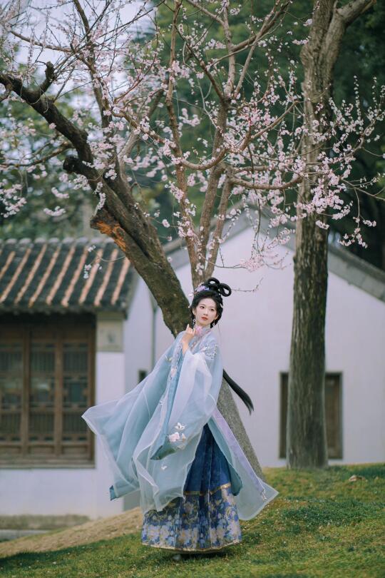 明·一汀烟雨杏花寒🌸南京约拍