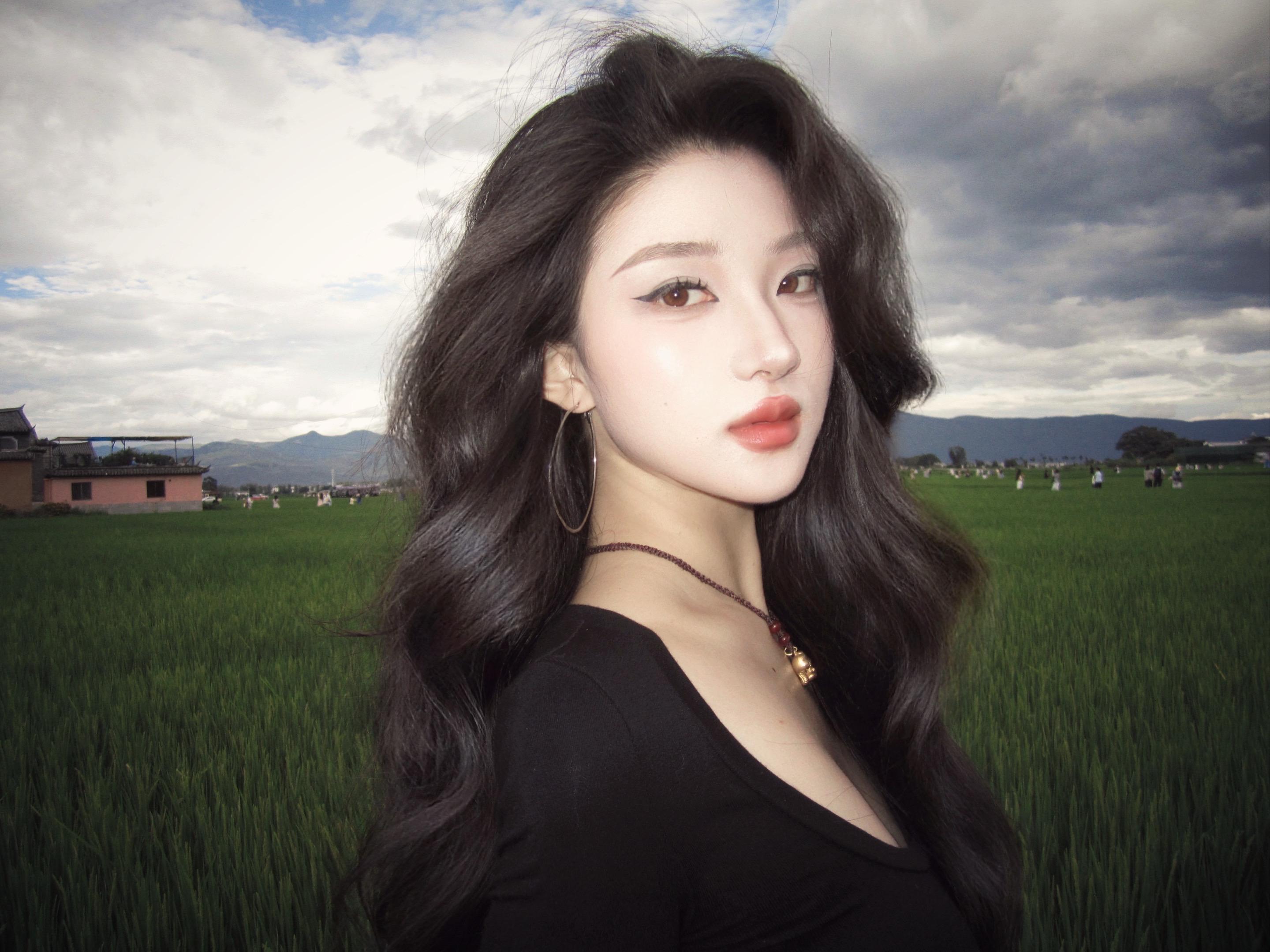 喜欢一个人在举目无亲的地方，静静地观察别人的生活，这样子哪里都是美好的...