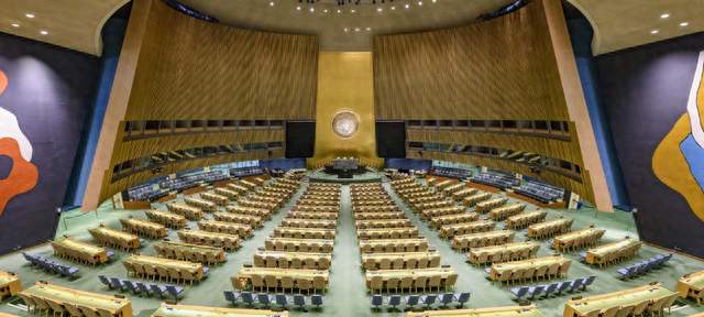 美国大使放狠话，古巴外长拍桌怒骂骗子，把六十年霸凌吵上联合国