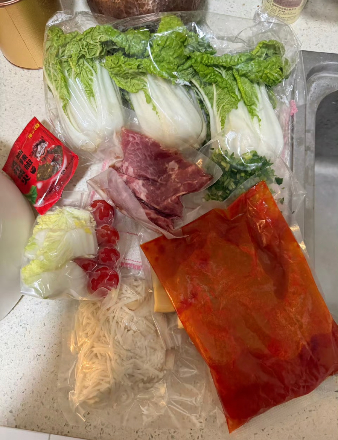 在家吃饭可以懒到什么程度这个我可有发言权了，参考我以往的主食青菜一锅出，以及家庭