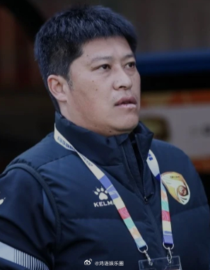 韩乔生谈张耀坤出任青训主教练 张耀坤这履历确实够硬——大连实德主力中卫、国足39