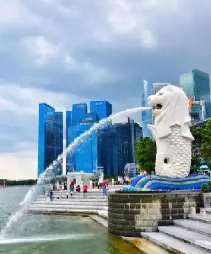 新加坡，我前两年旅游去玩过；怎么说呢，新加坡不像一个国家，也不像一个城市，更像一