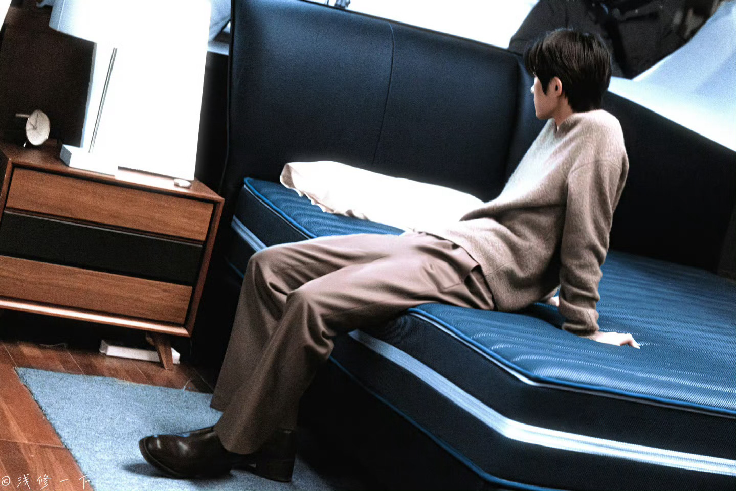 我找到了我的位置，我先坐了哈 