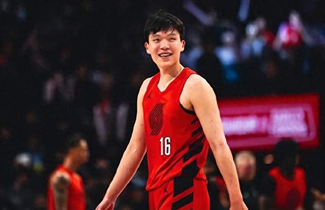 4分1板1助！杨瀚森两次登场表现大不同始末，搭档换人是关键