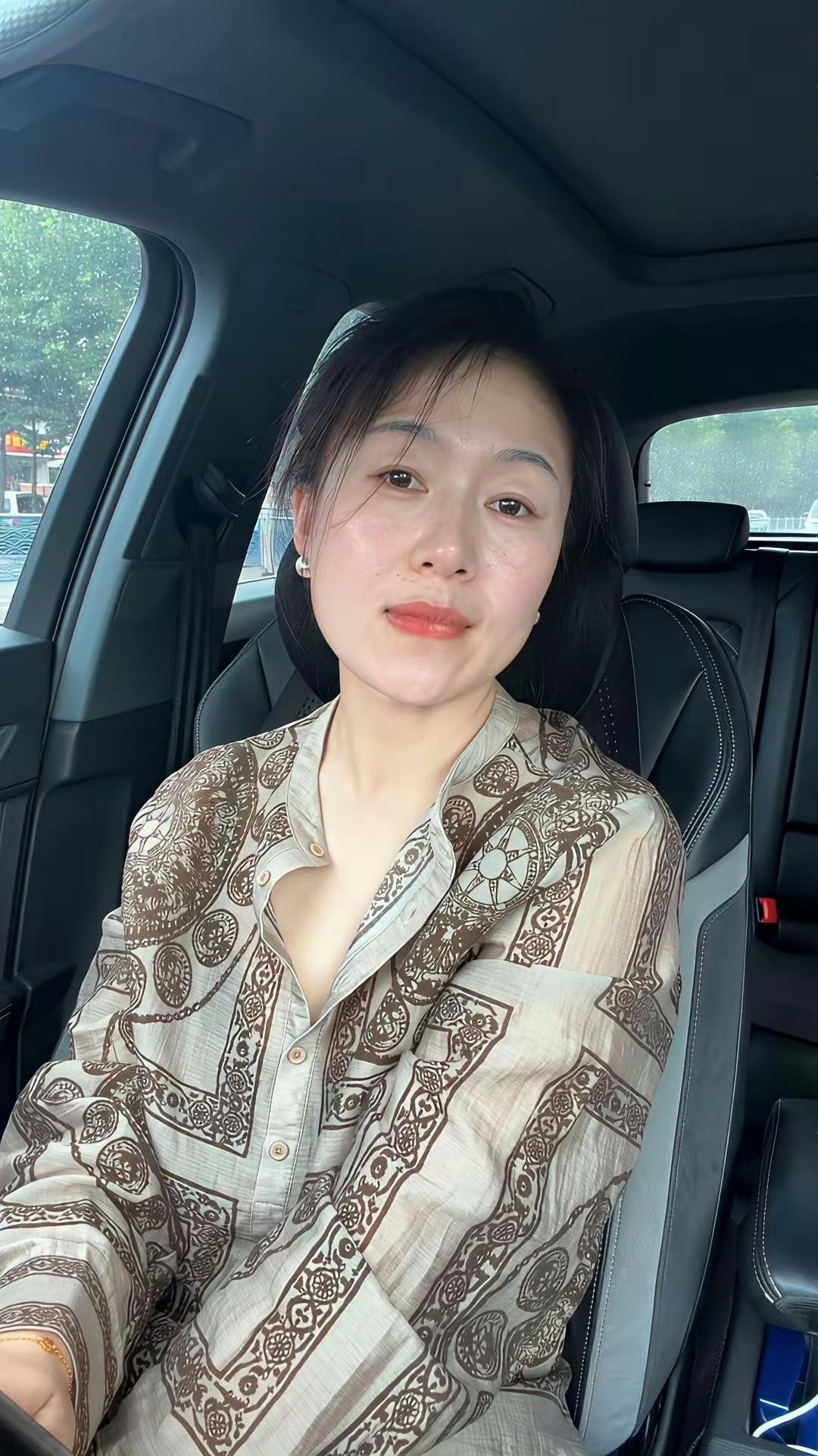 说实话，快五十岁了，这样的素颜还好吗？