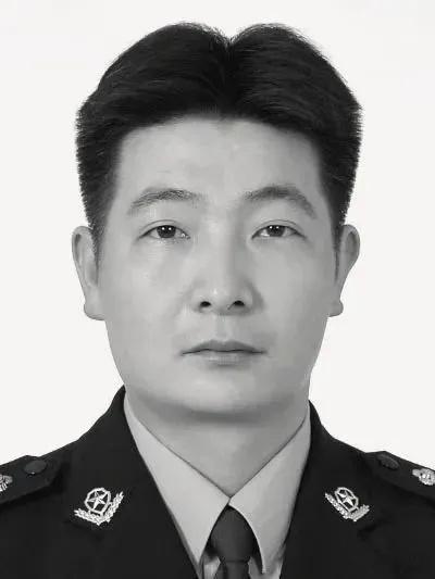 如果您刷到了，请您停留3秒钟，向禁毒英雄王延盛致敬！随手点赞！献上一朵花！