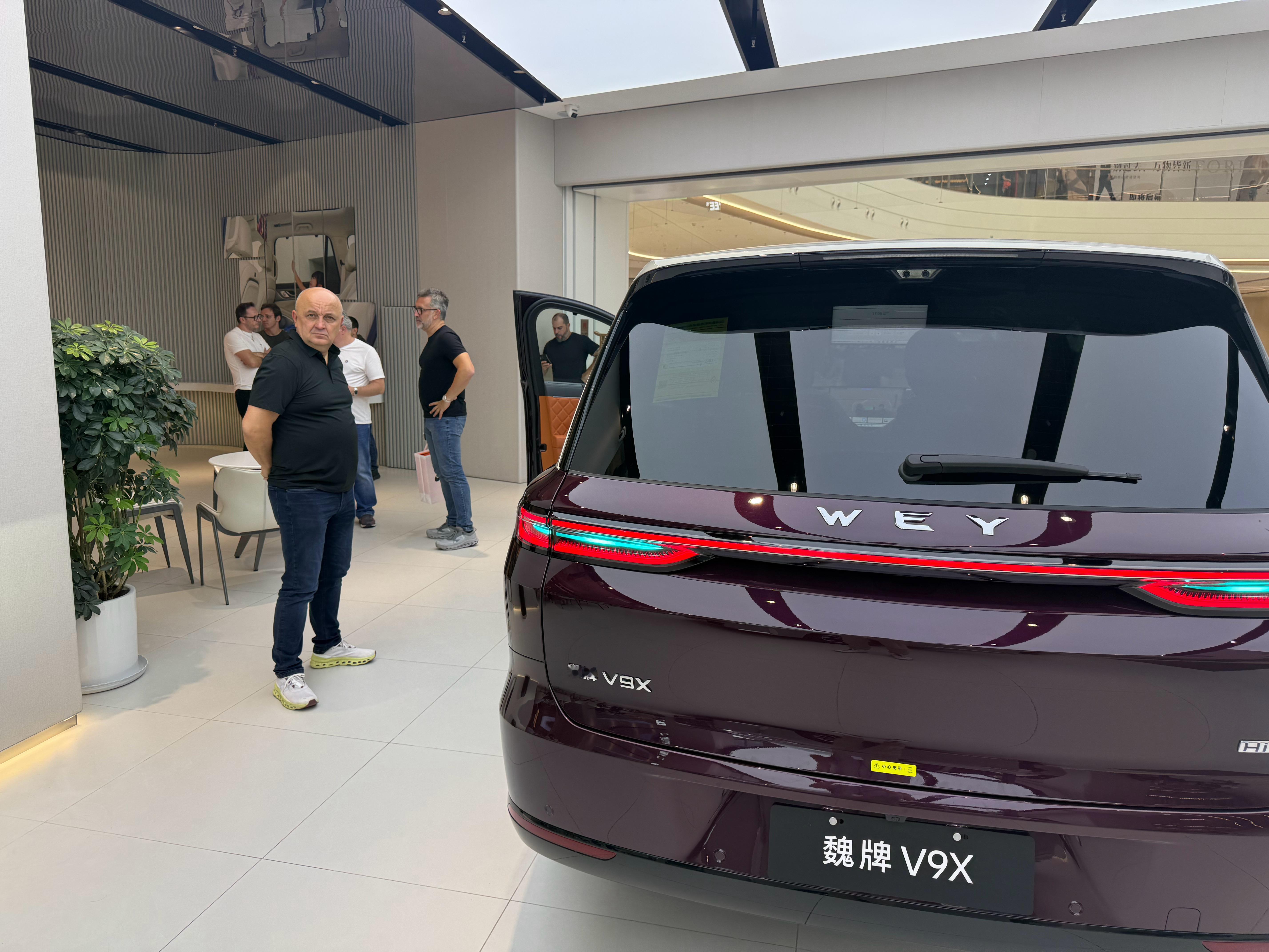 不知道的以为我在欧洲卖车呢海外友人被长城汽车实力圈粉长城汽车中国车出海GOWit