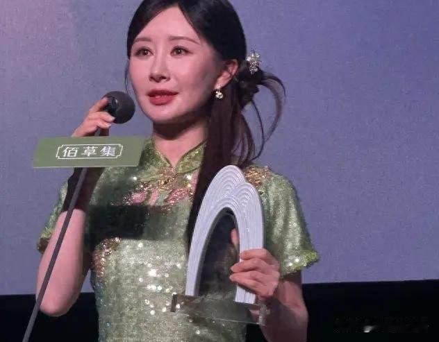 舒畅 39 岁还不结婚：别再用“该干嘛干嘛”绑架一个女人