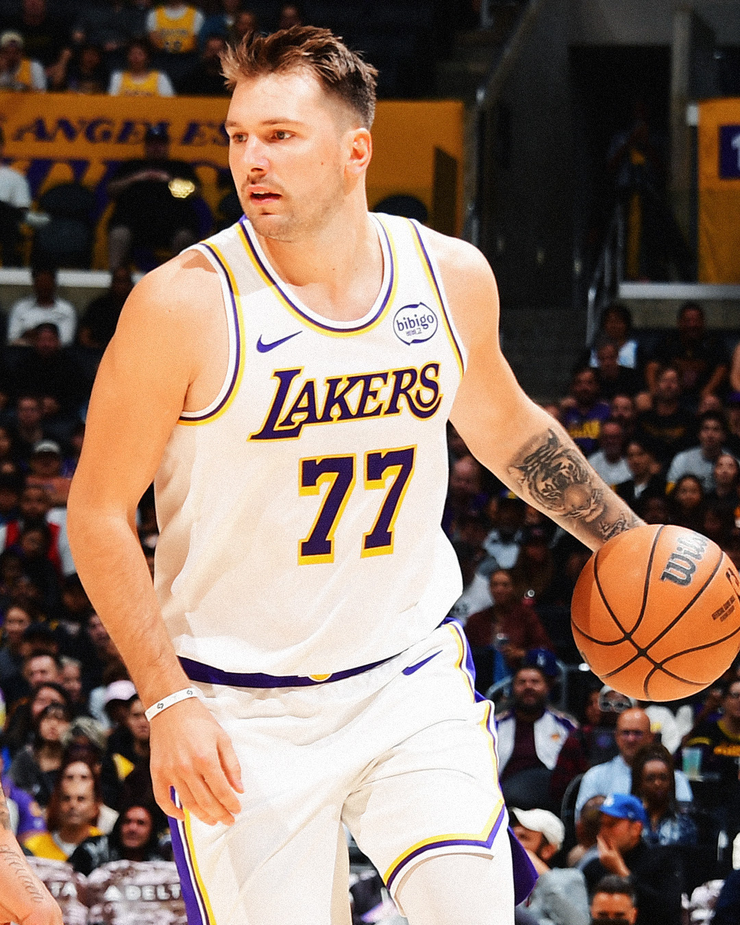 东契奇赛季首个三双 第一眼：东契奇今天三分才进了一个,才得29分第二眼：今天三双