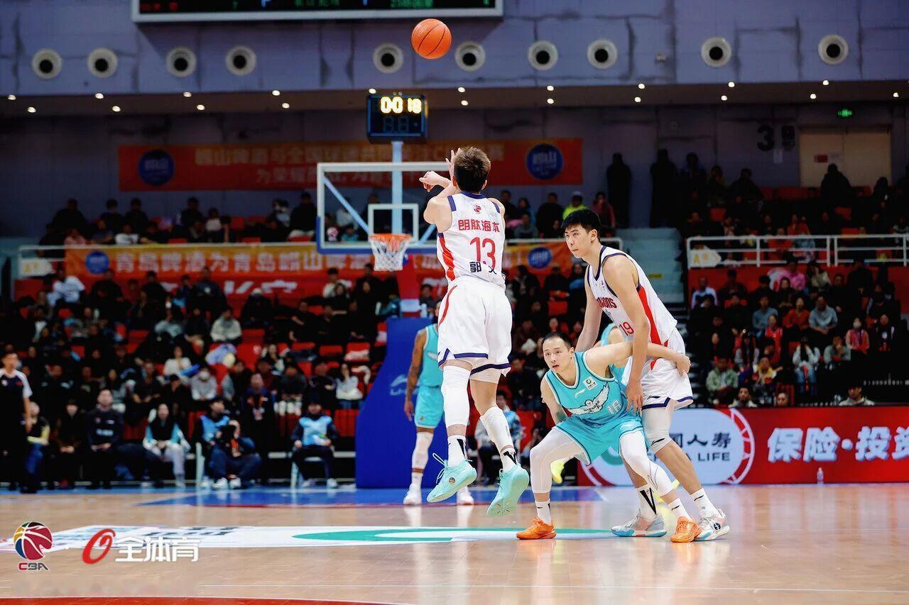 郭艾伦昨晚对青岛得到25分，是他赛季首次单场20+，也是时隔一年再度单场得分20