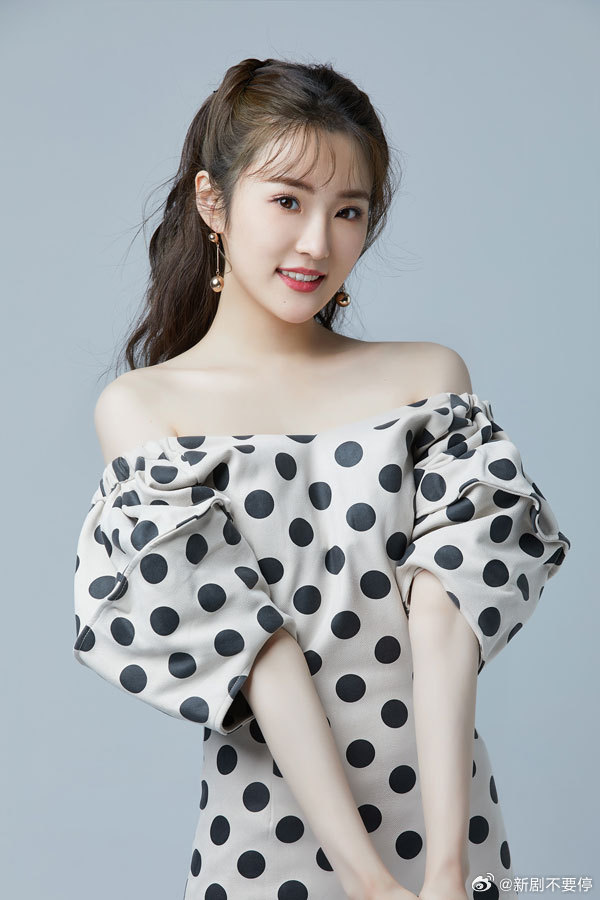 张凯丽女儿上演综了张可盈新综表现太抓马！顶着张凯丽女儿光环参赛，却因选导师反复横