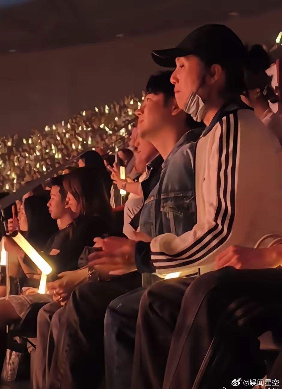 杨千嬅和陈奕迅都去看了单依纯的深圳演唱会，不过表情就有点耐人寻味了。也从侧面来反