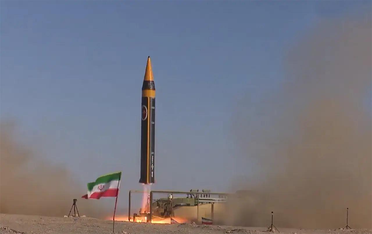 美军想在霍尔木兹海峡当“警察”？伊朗直接把话挑明：来一艘，沉一艘！

革命卫队前